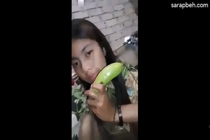 Pinay gumamit nang talong na malaki para mag masturbate